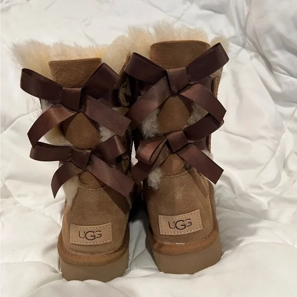 Ugg Bailey Bow II New without Box - Picture 4 of 6